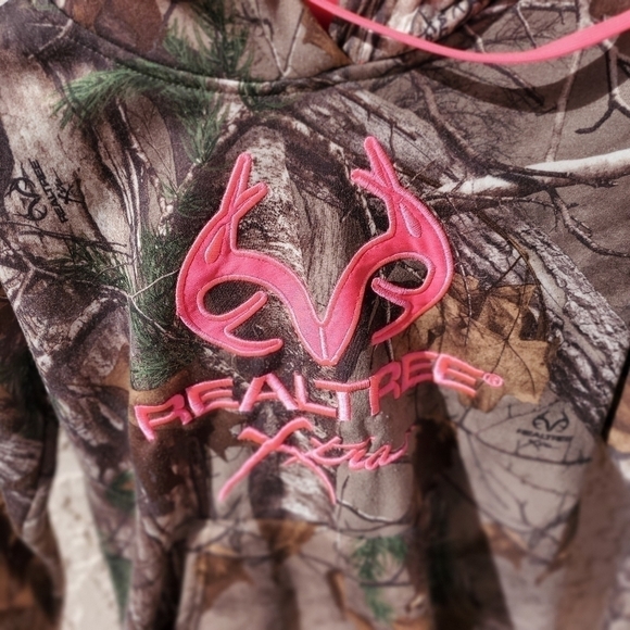 Realtree‎ Pink Camouflage LS Sz. S (?) Hoodie - Picture 2 of 7